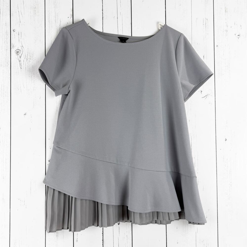 Ann Taylor Gray Pleated Peplum Blouse Short Sleeve Stretch Top Women's Medium